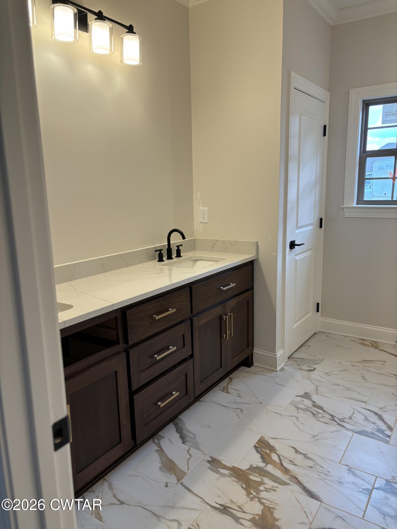 141 Roxbury Drive