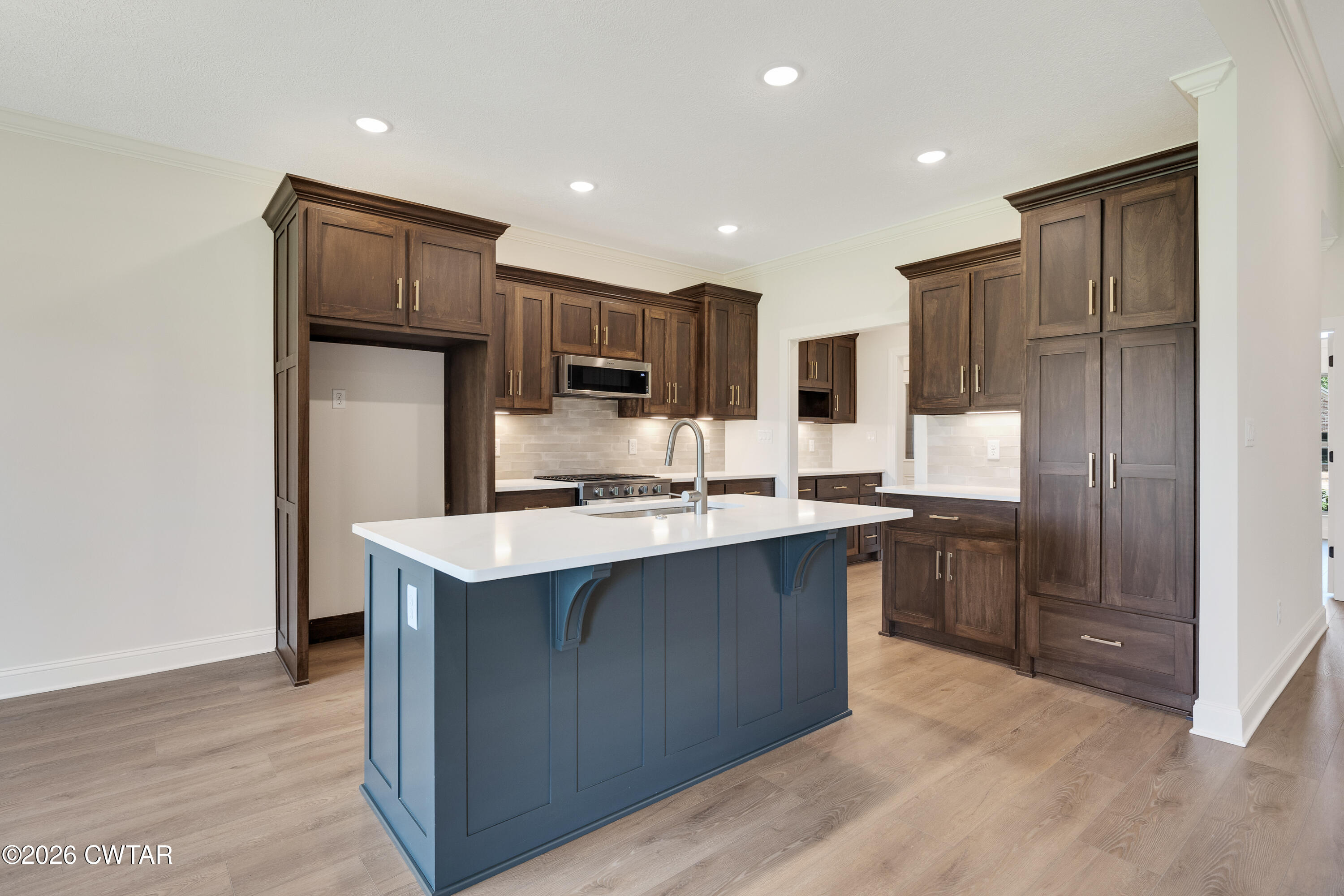 141 Roxbury Drive