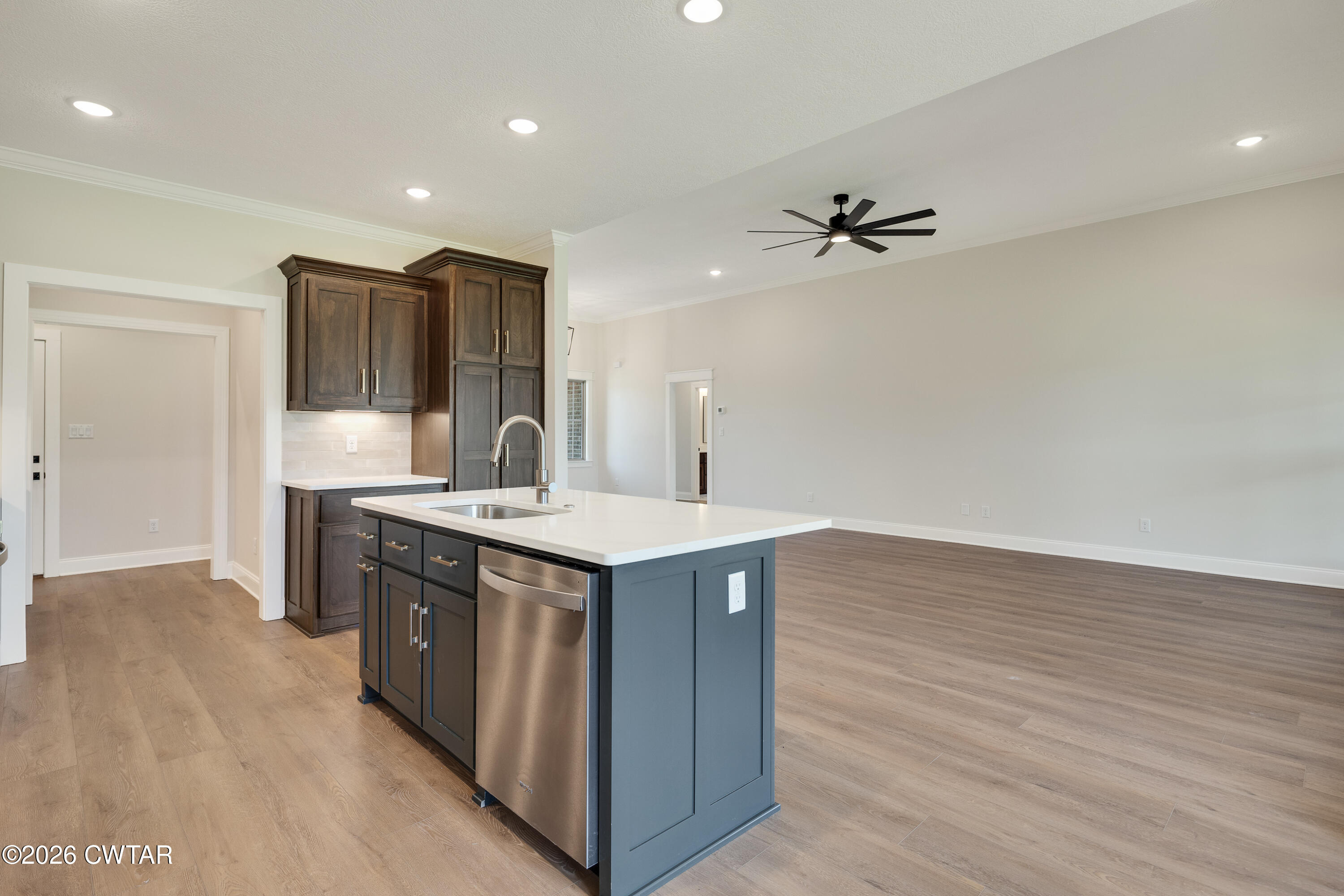 141 Roxbury Drive