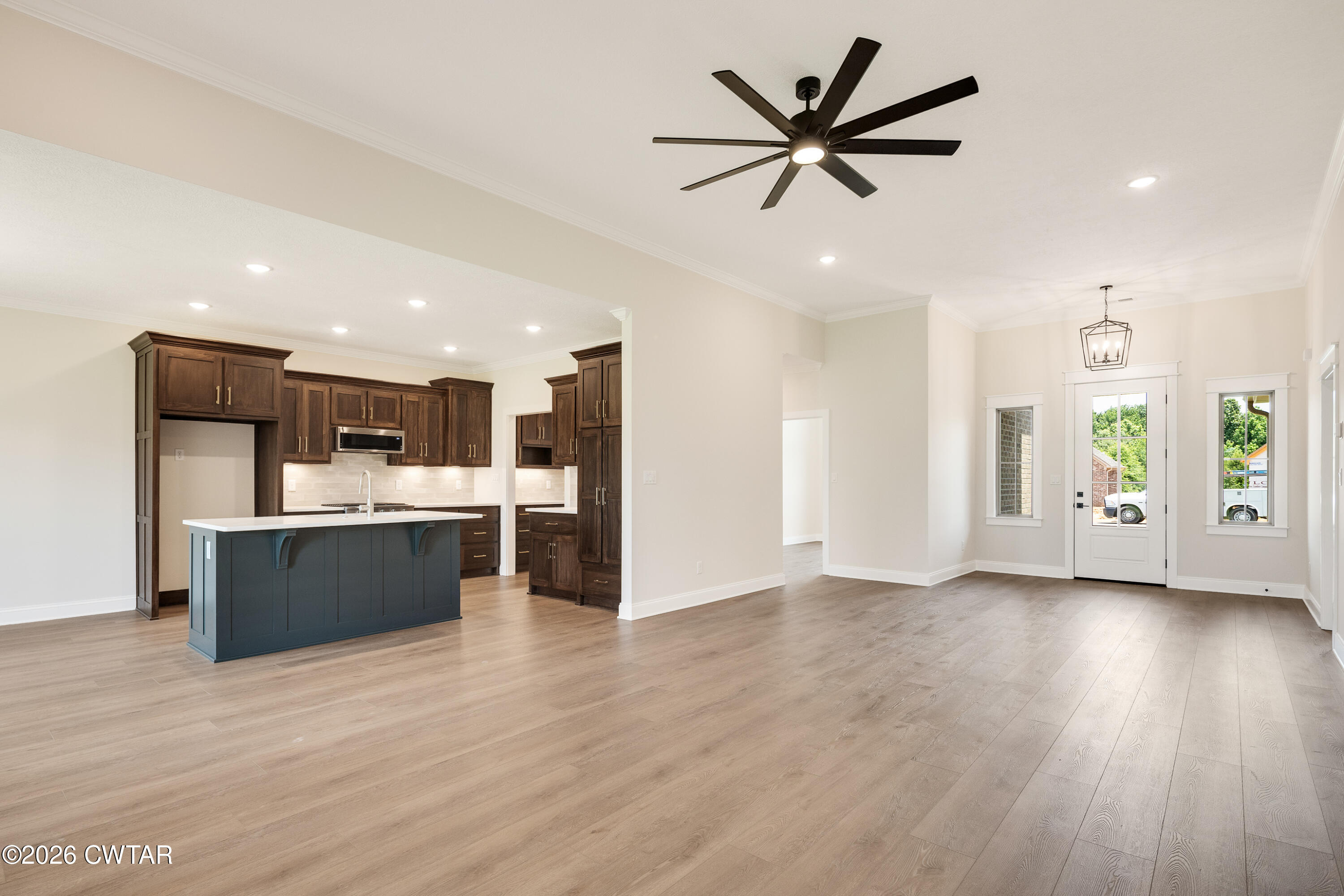 141 Roxbury Drive