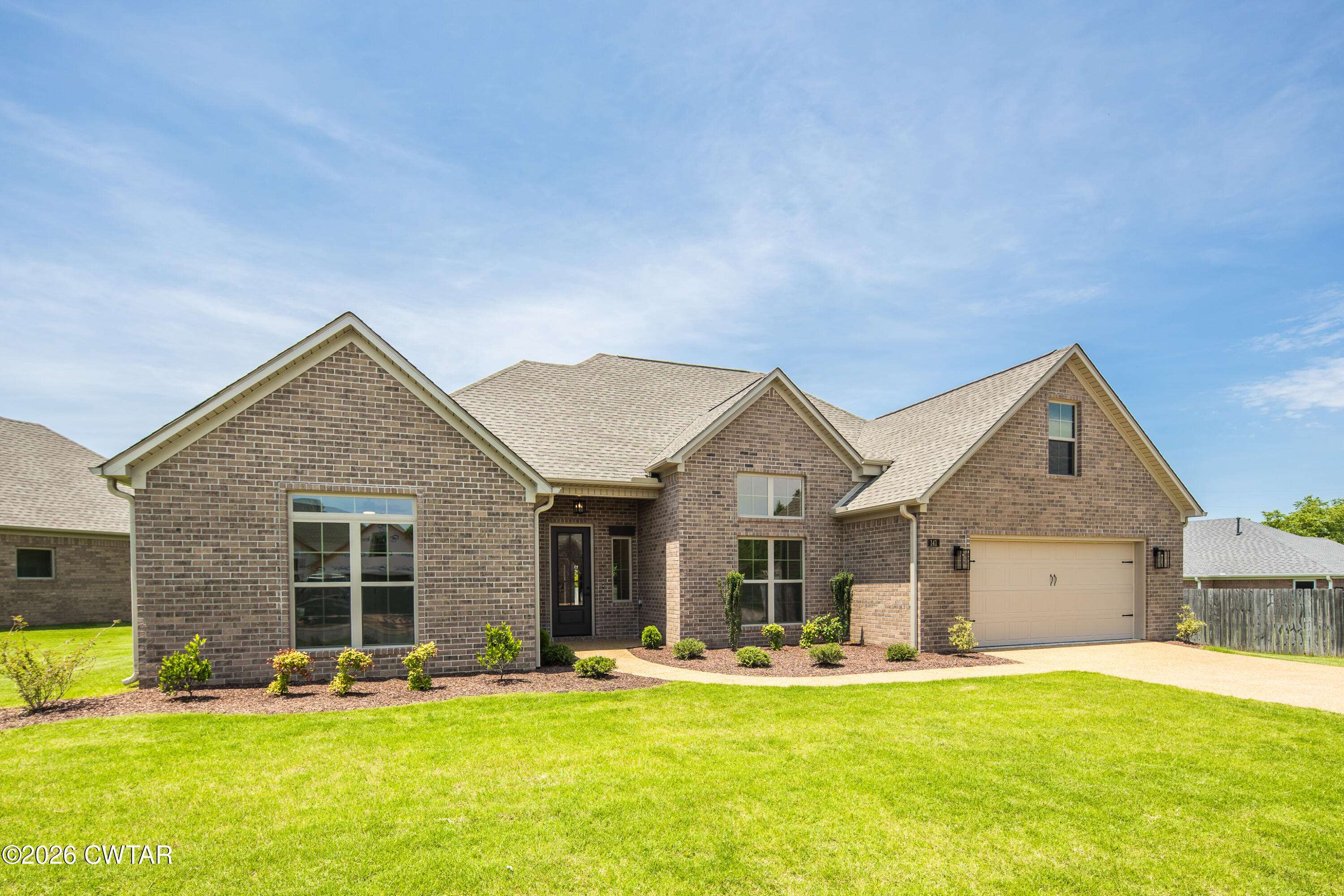 141 Roxbury Drive