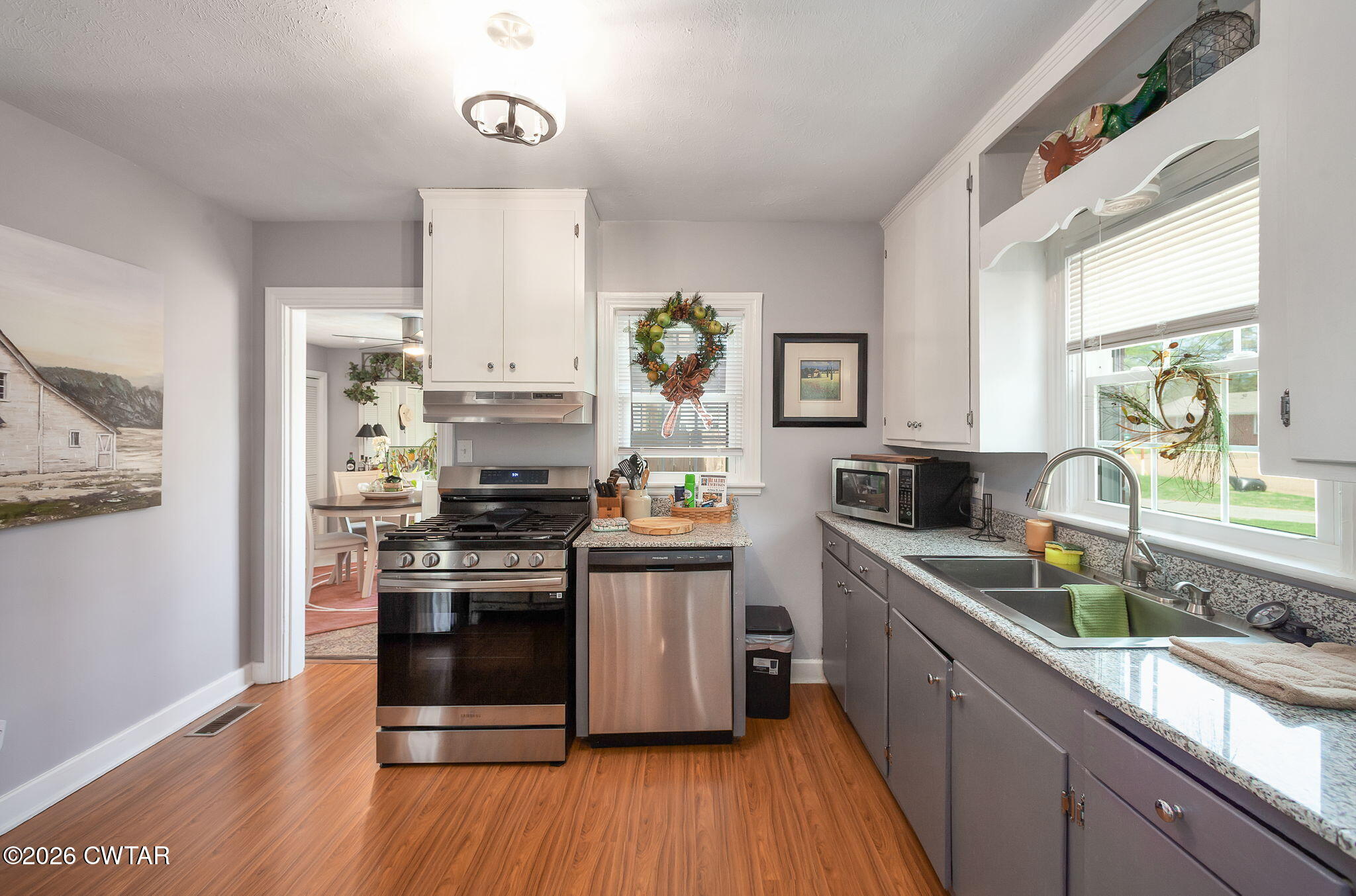 415 W Forest Avenue