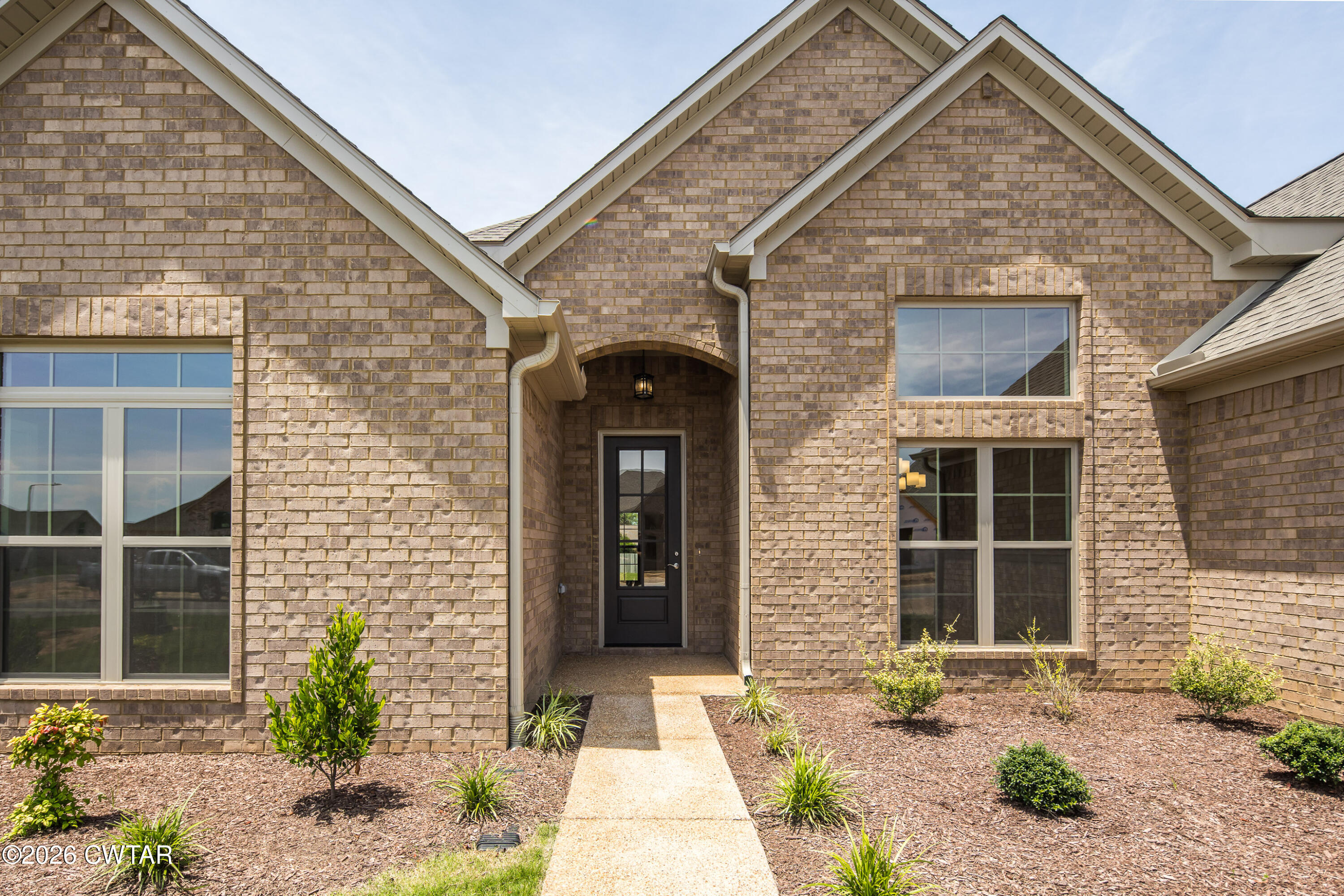 155 Roxbury Drive