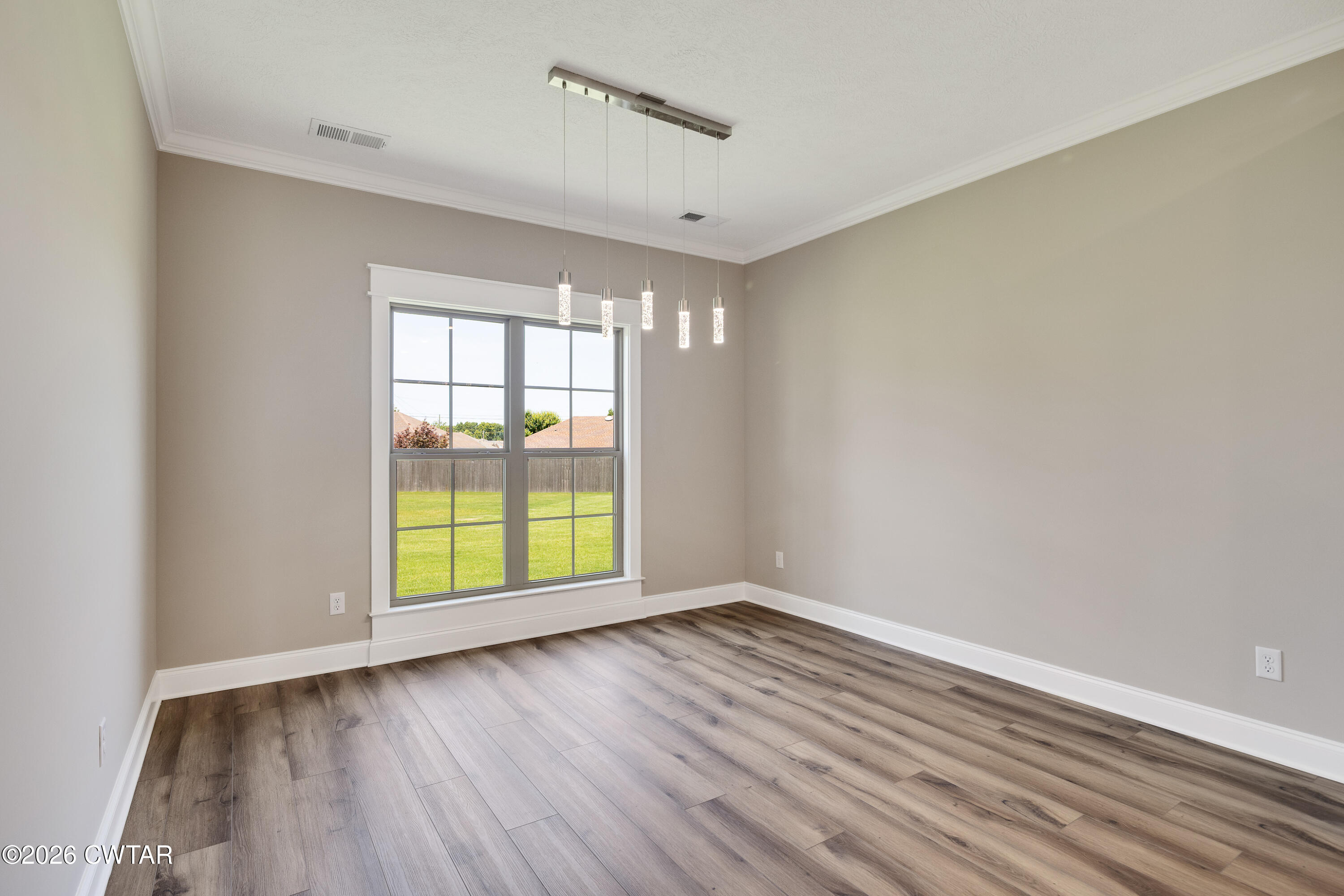 155 Roxbury Drive