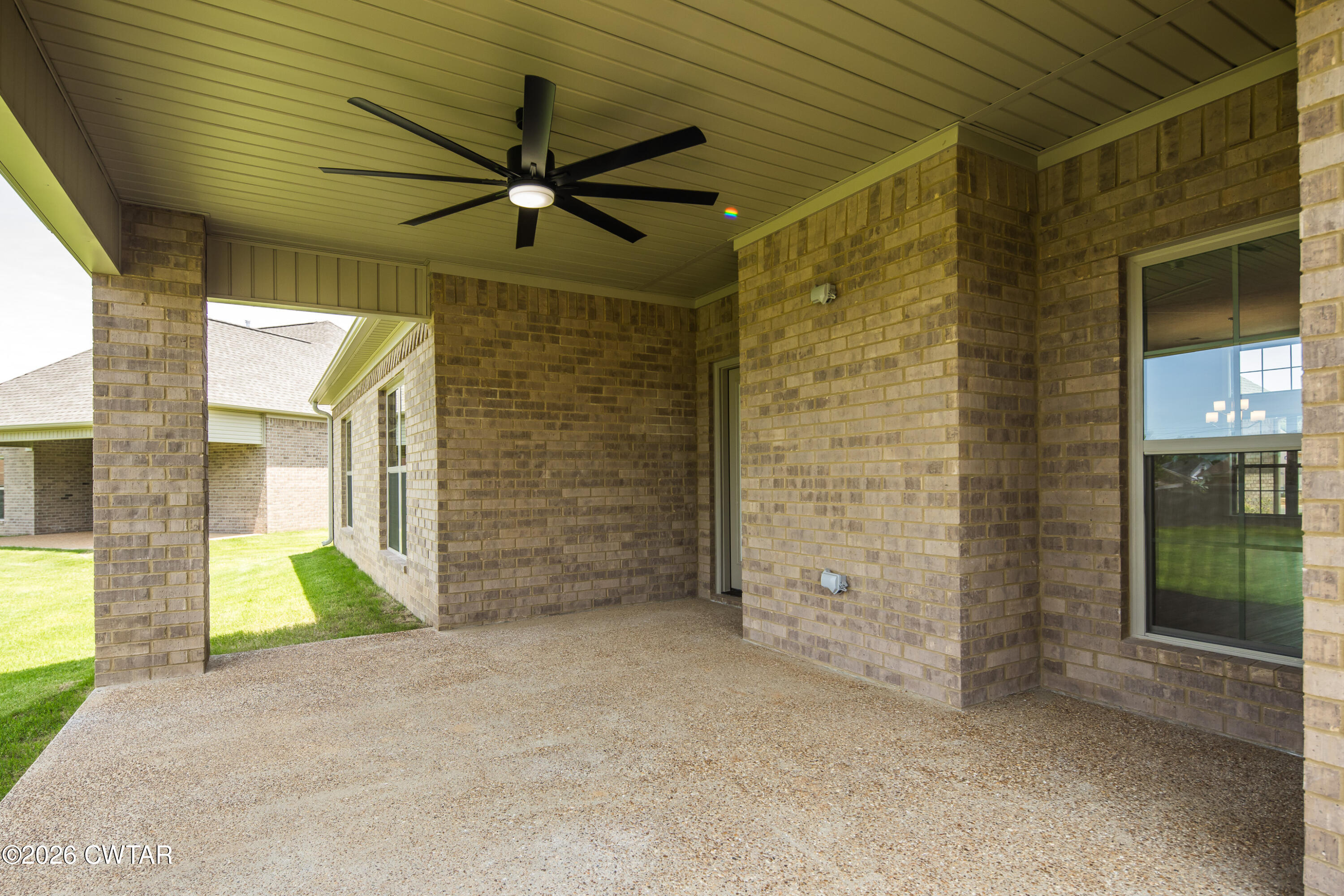 155 Roxbury Drive
