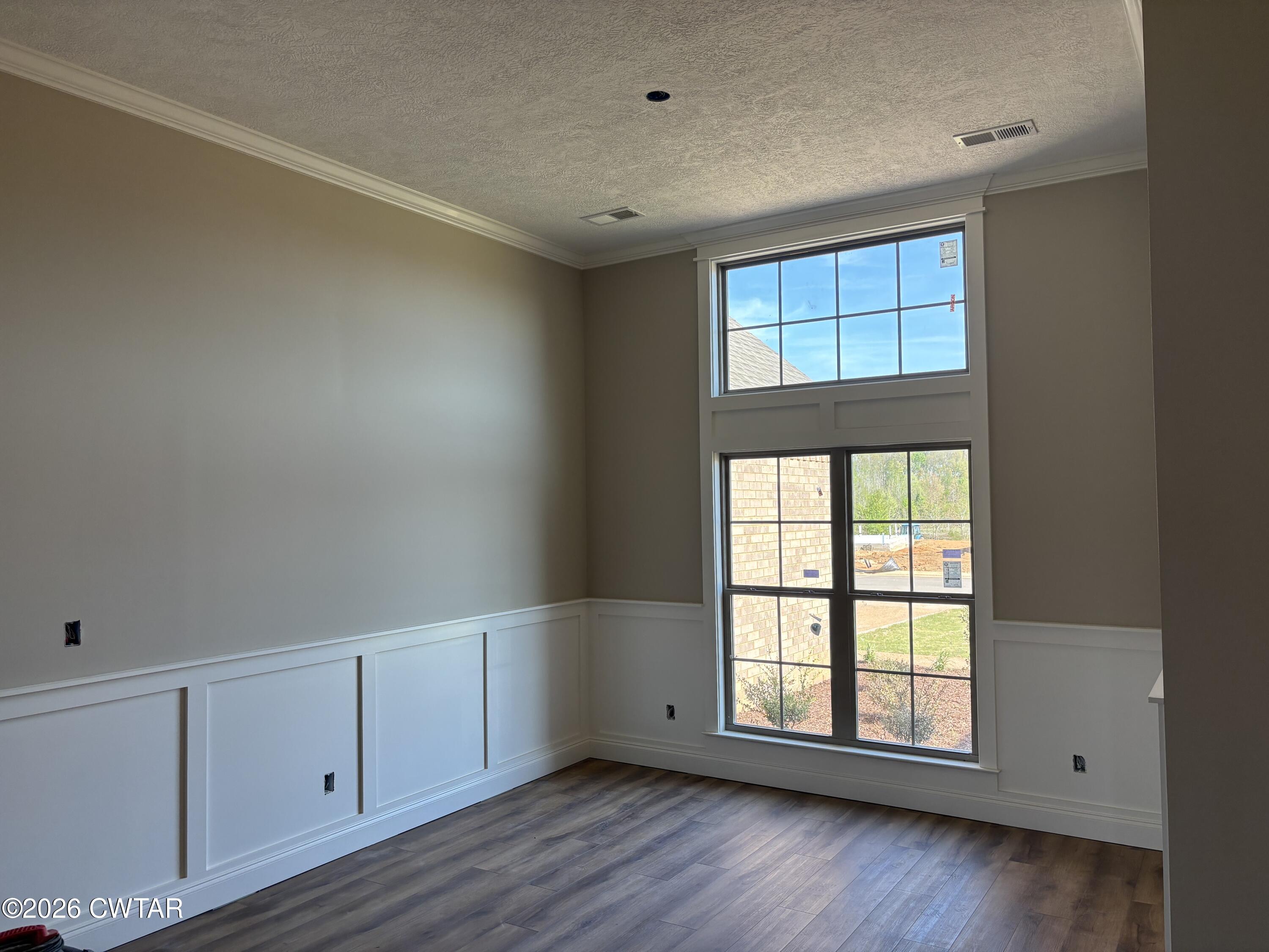 155 Roxbury Drive