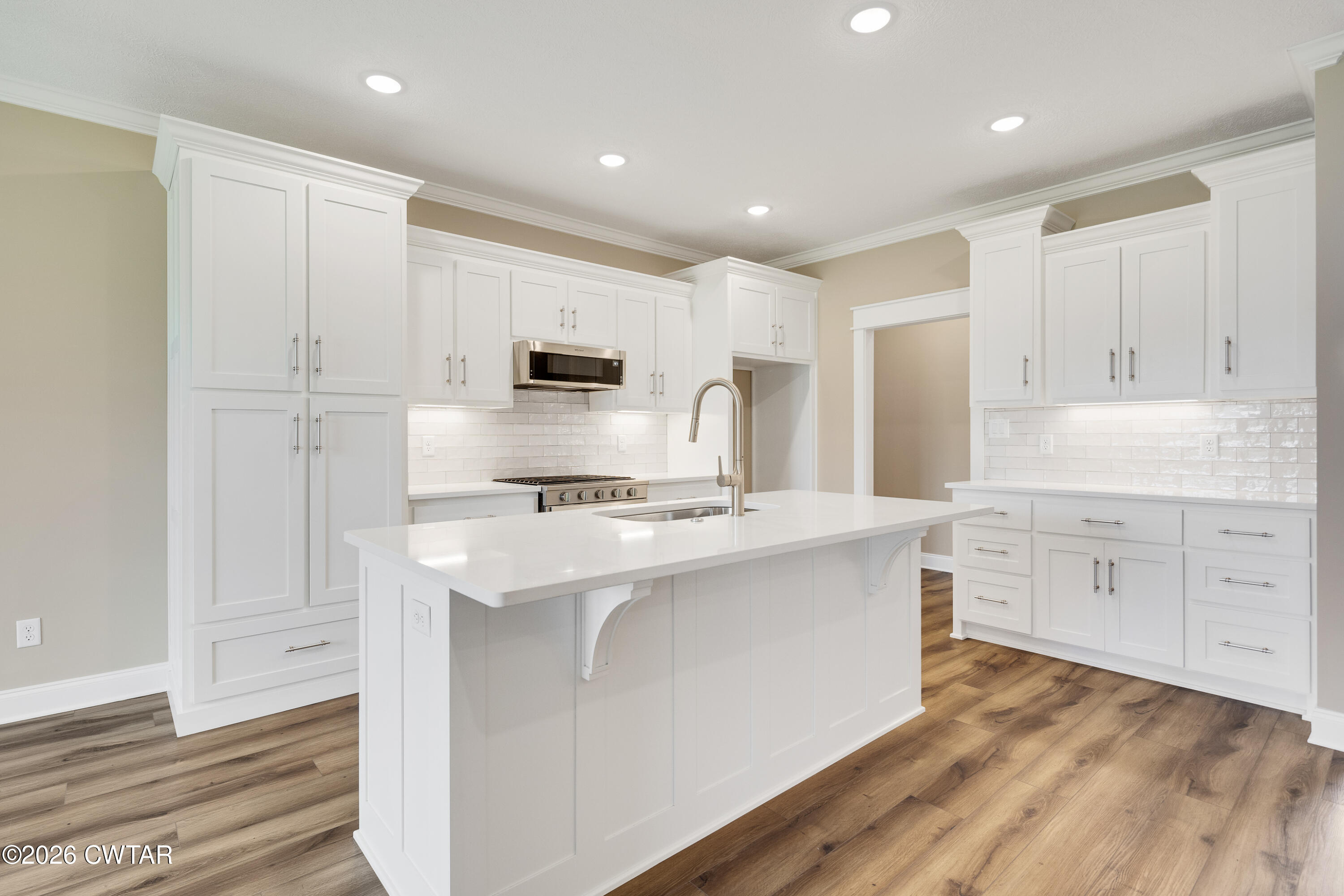 155 Roxbury Drive