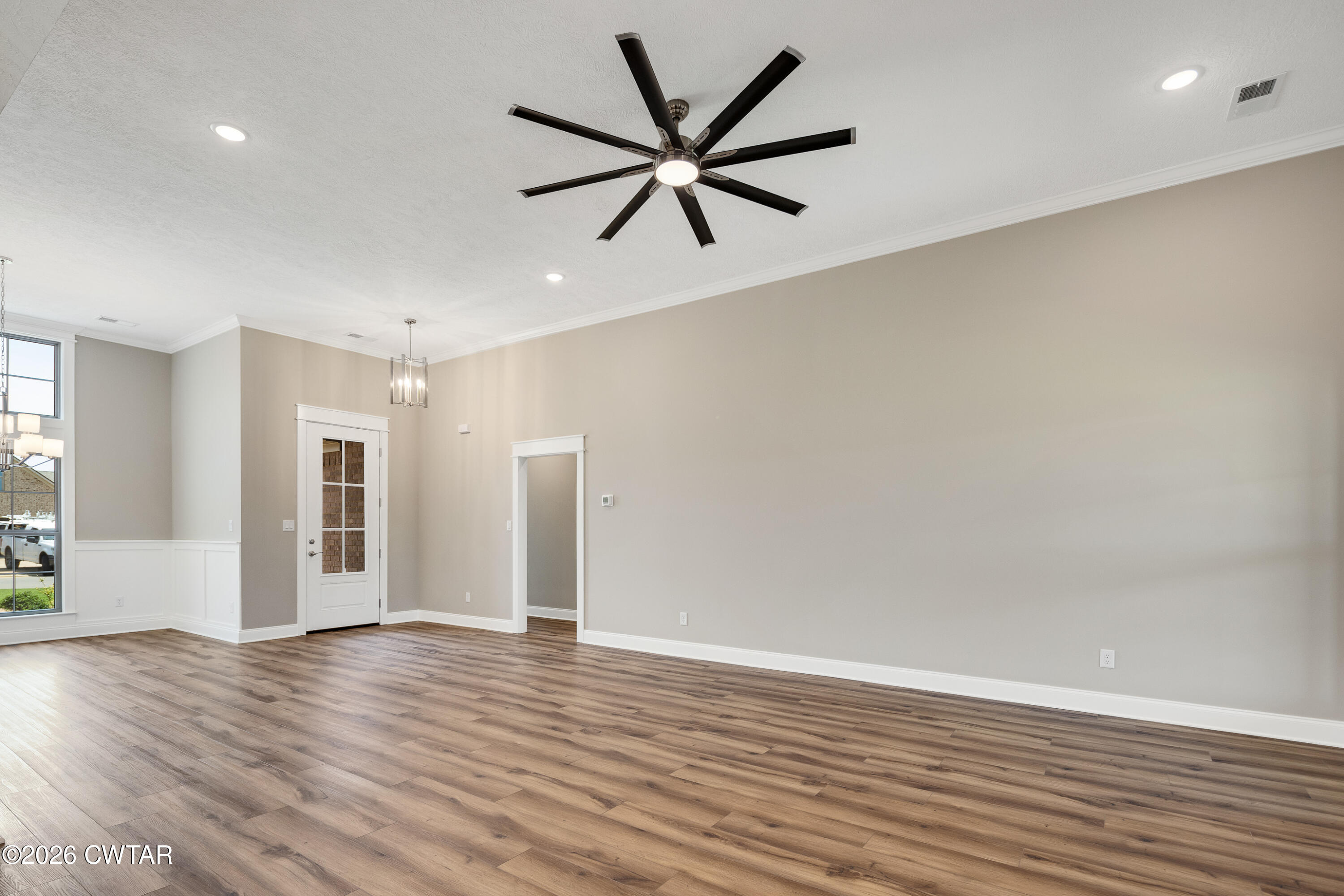 155 Roxbury Drive