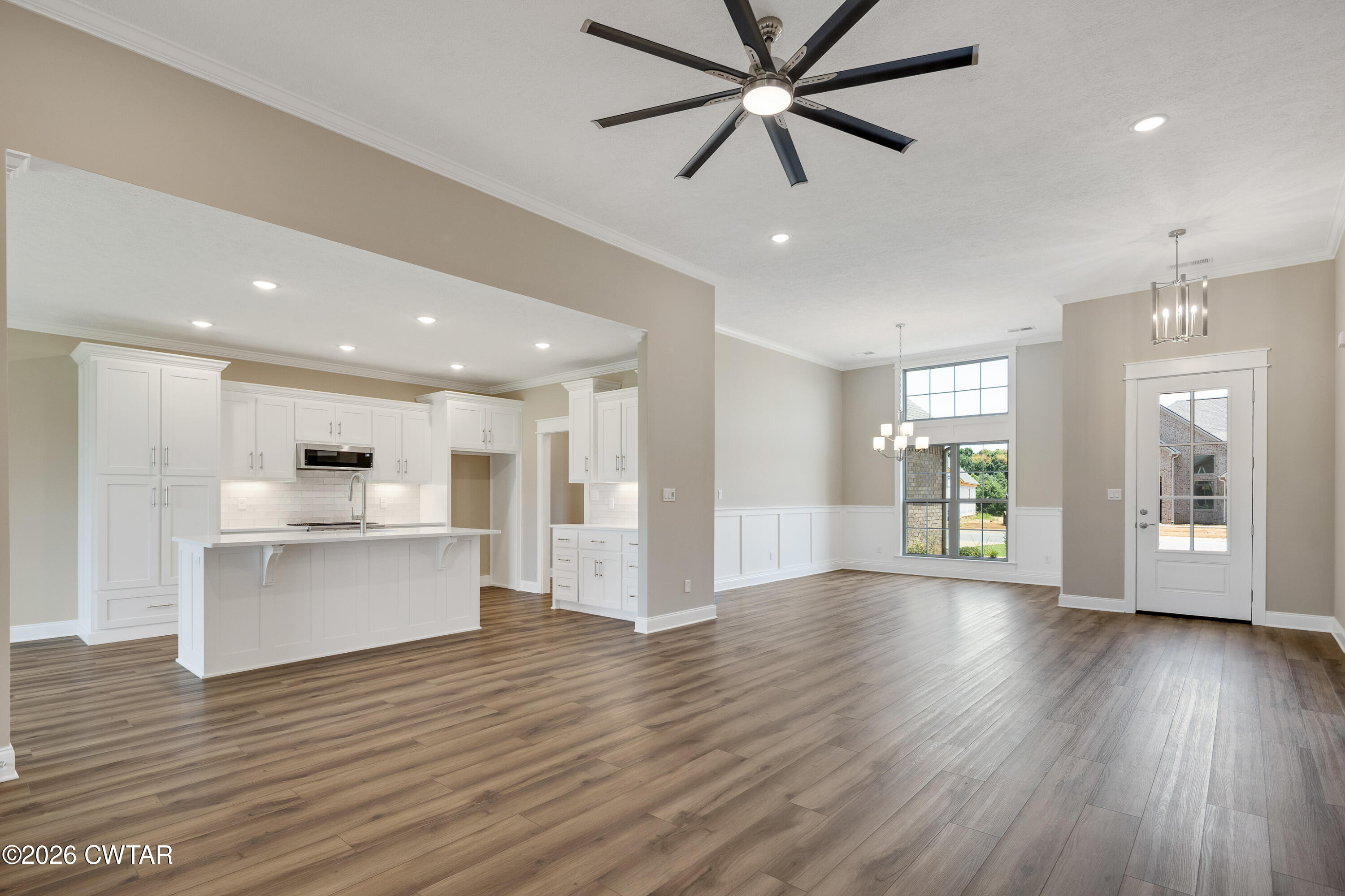 155 Roxbury Drive