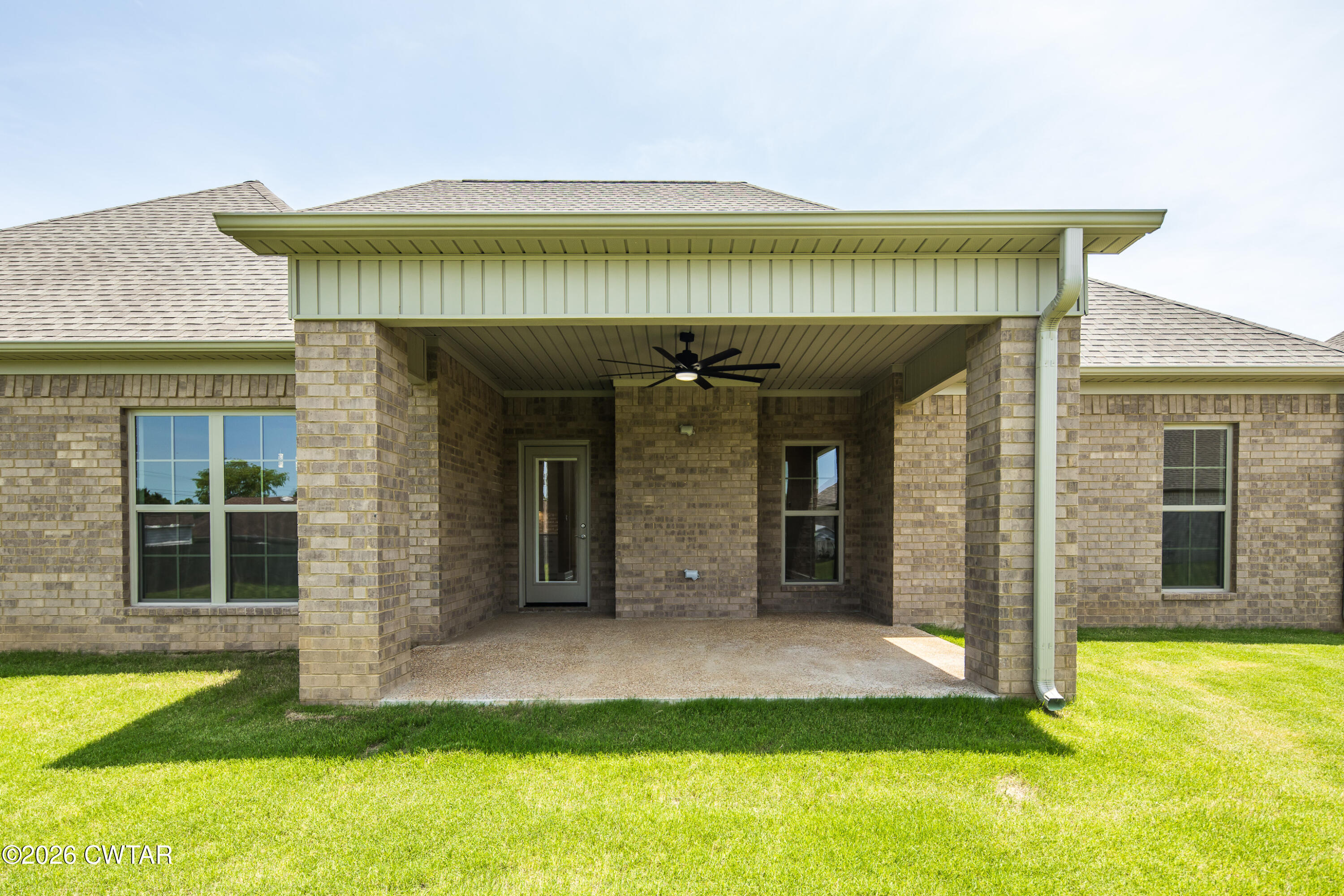 155 Roxbury Drive