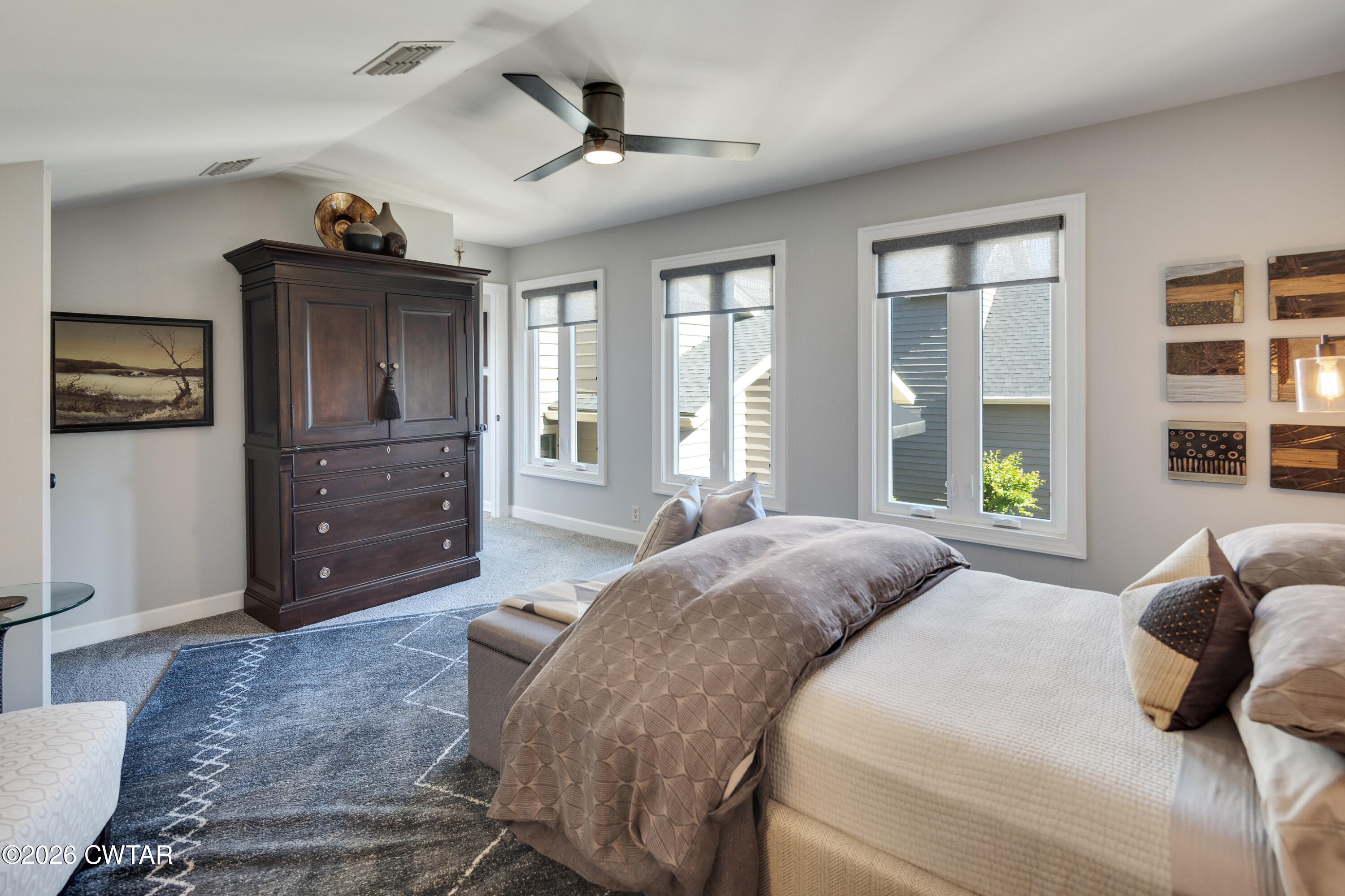 33 Broadmoor