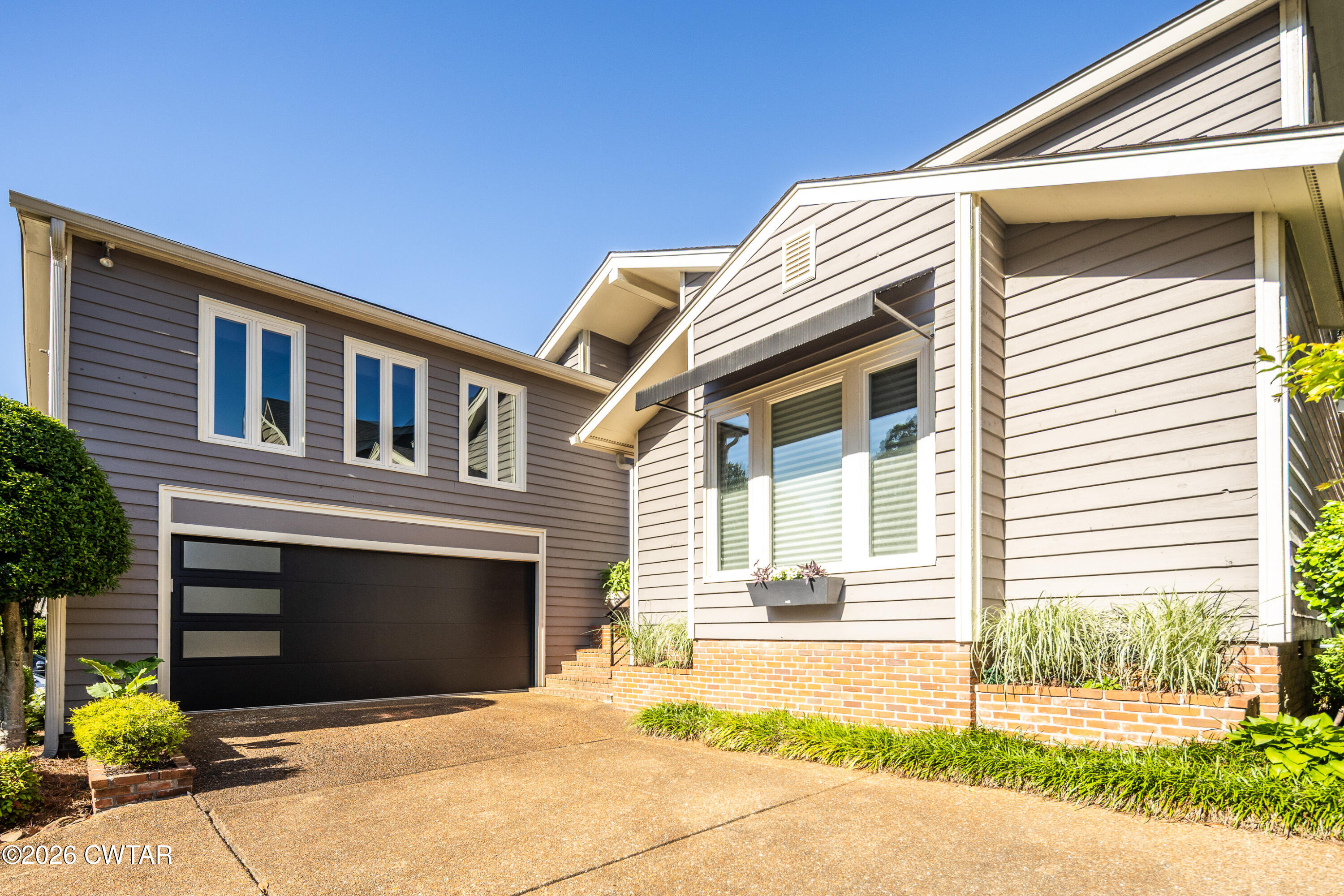 33 Broadmoor