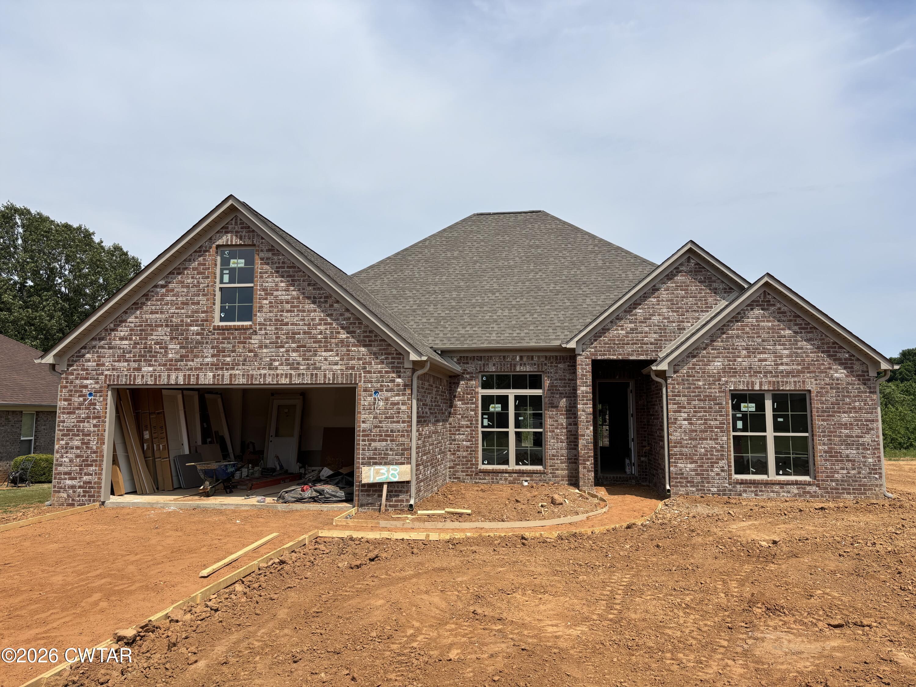 138 Roxbury Drive