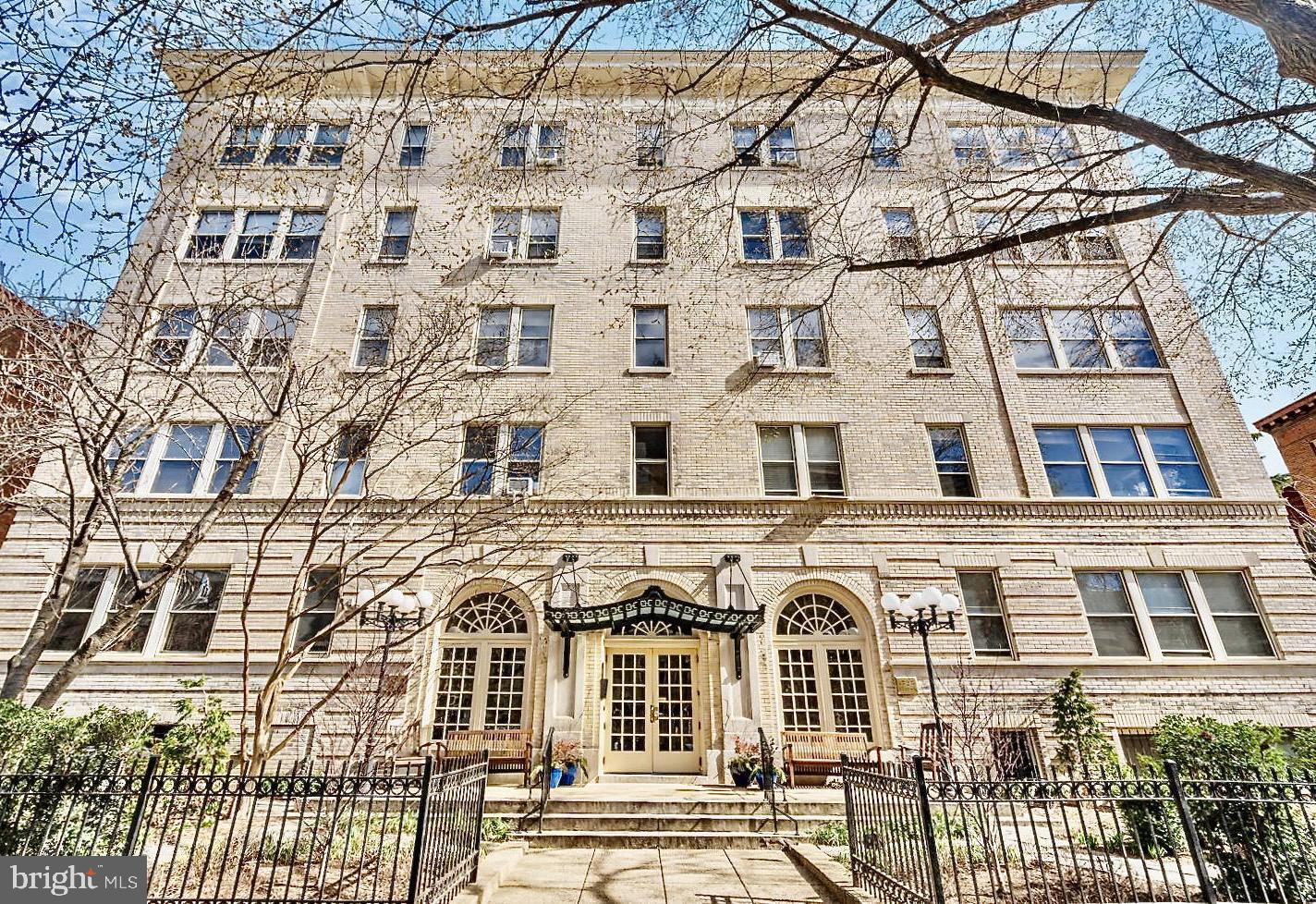 1725 17TH STREET NW Unit: 406