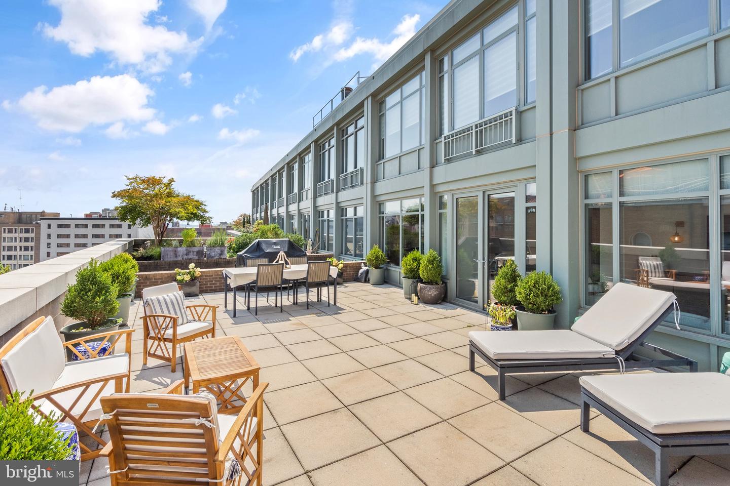 2425 L STREET NW Unit: 808