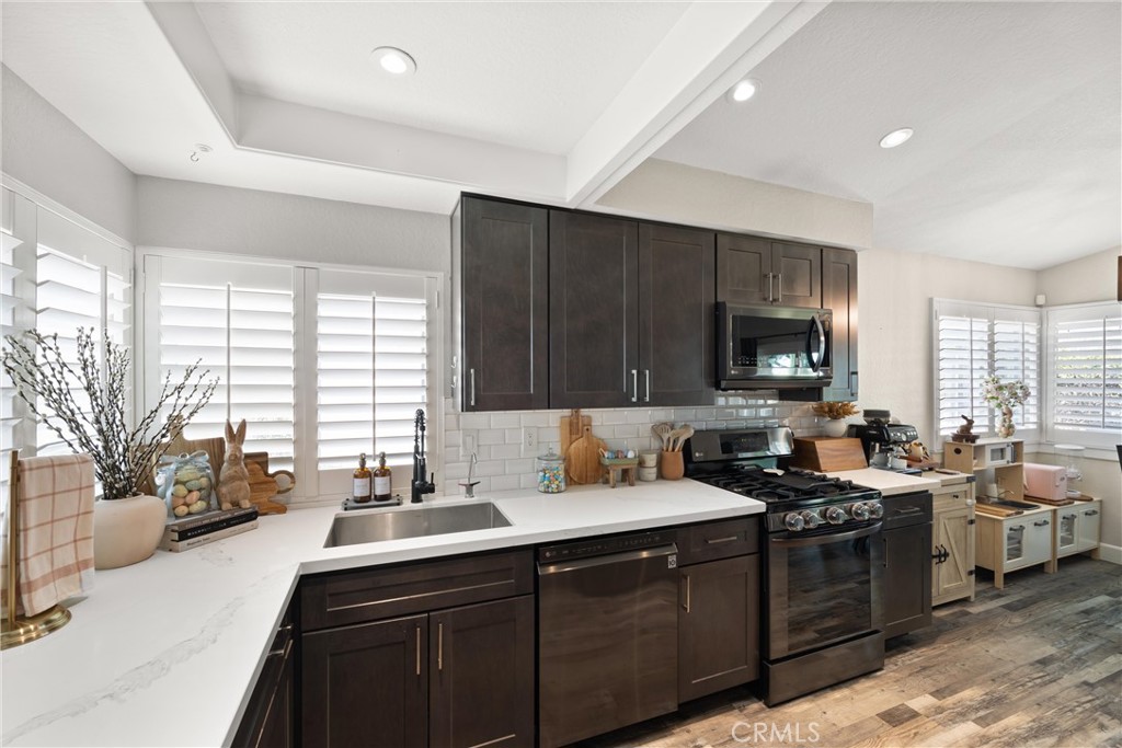 6855 Shadow Ridge Place