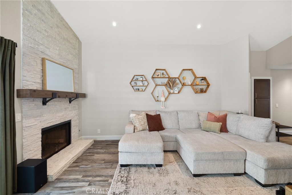 6855 Shadow Ridge Place