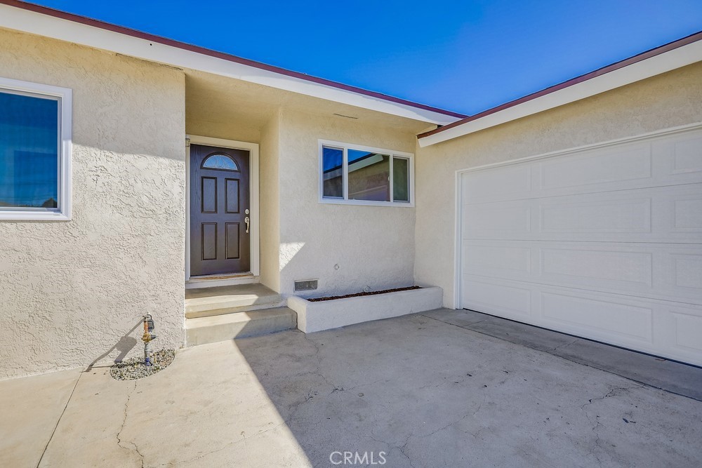 1461 W Flower Avenue