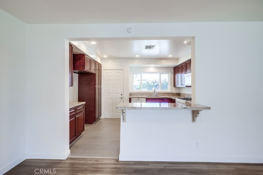 1461 W Flower Avenue