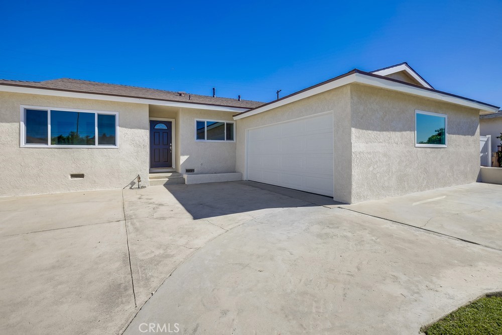 1461 W Flower Avenue