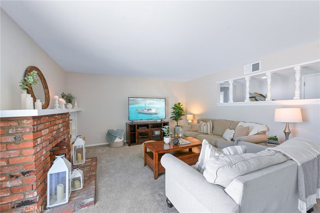 5642 Casa Loma Avenue