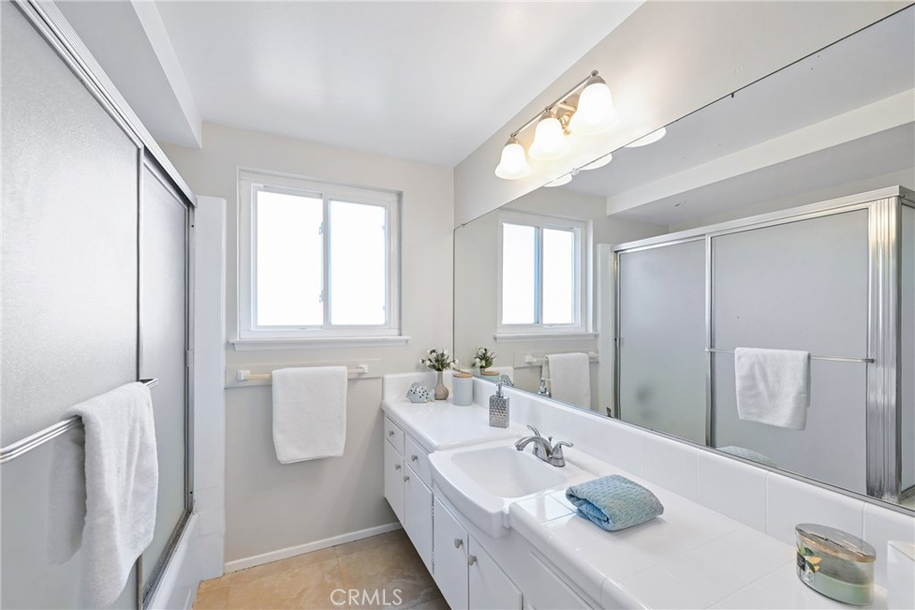 5642 Casa Loma Avenue