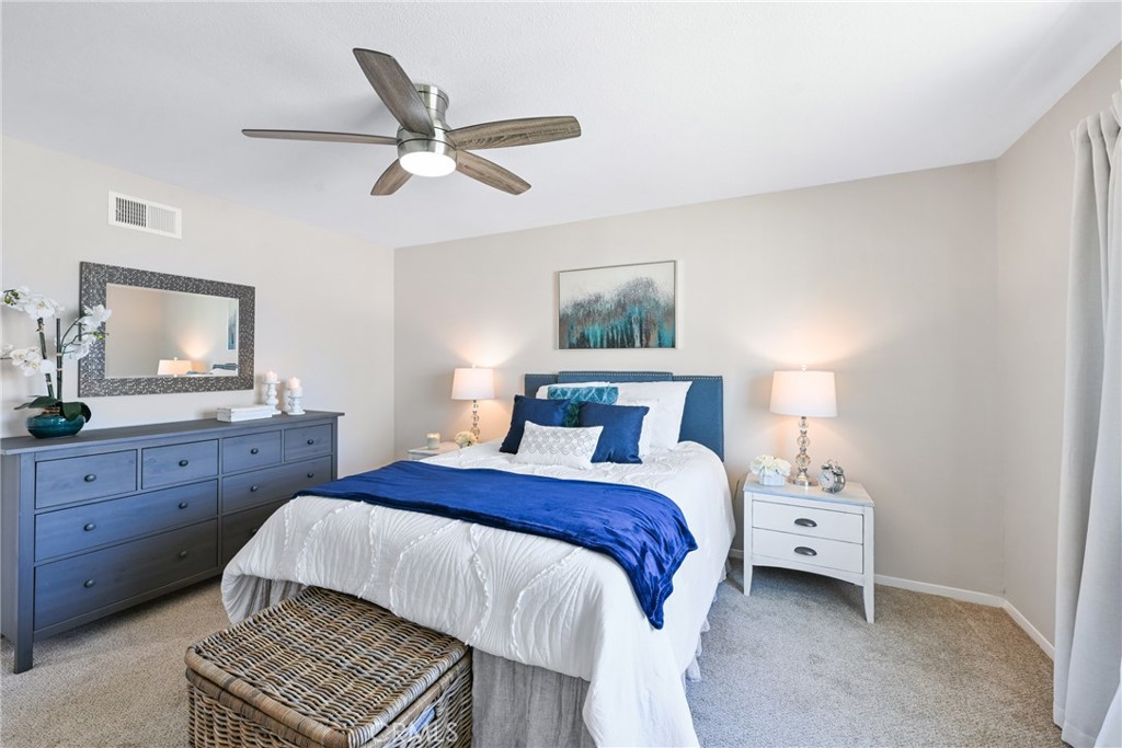 5642 Casa Loma Avenue