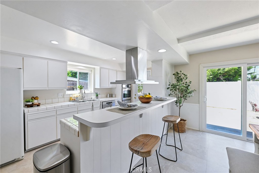 5642 Casa Loma Avenue