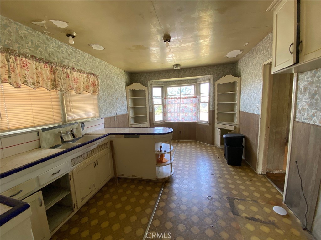 6742 Highland Avenue