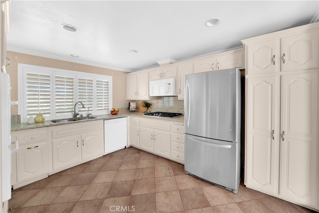 17517 Cerro Vista Drive