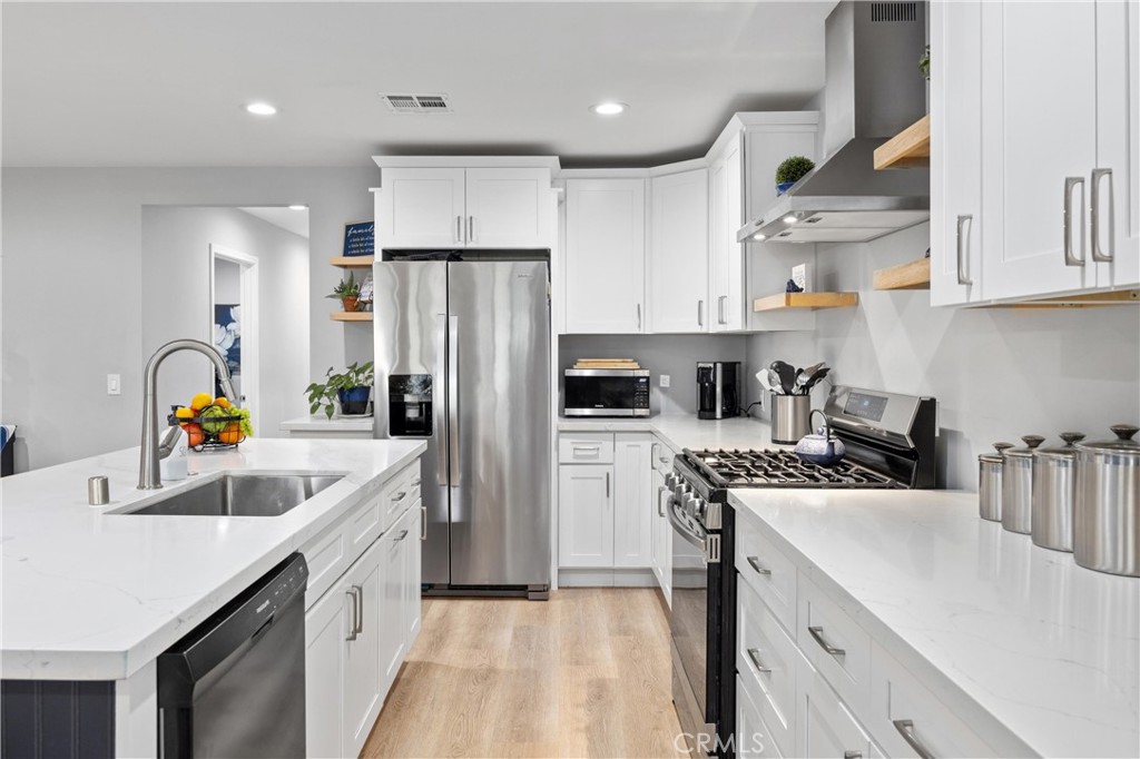 16942 Lake Terrace Way 1