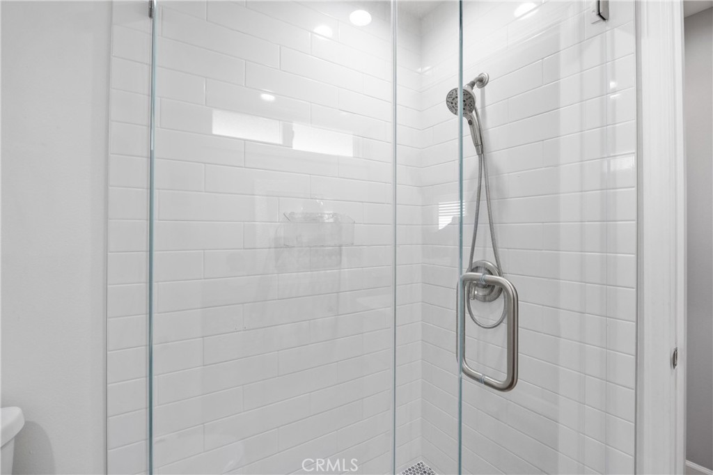 16942 Lake Terrace Way 1