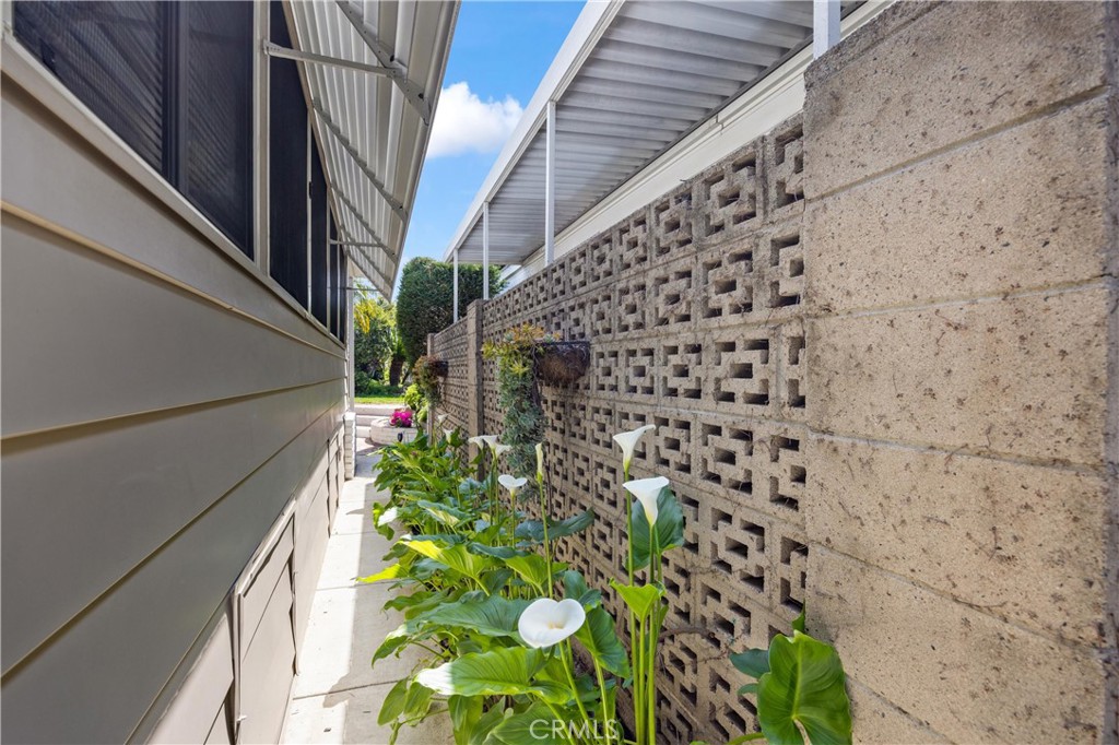 16942 Lake Terrace Way 1