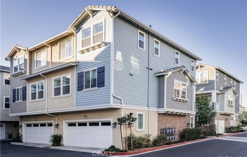 4321 Canyon Coral Lane