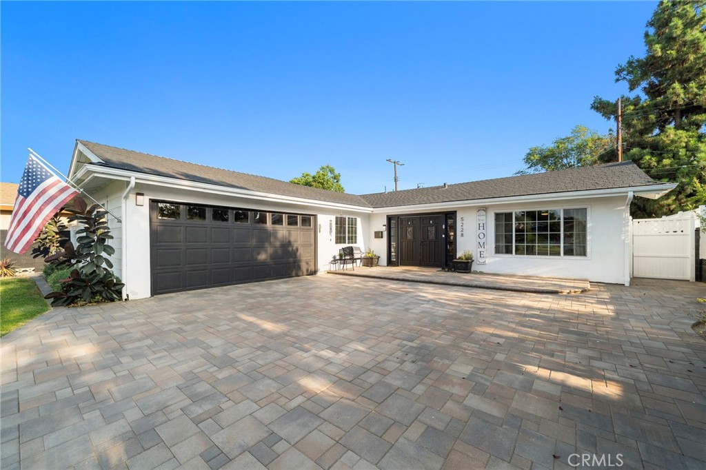 5228 E Minuet Lane