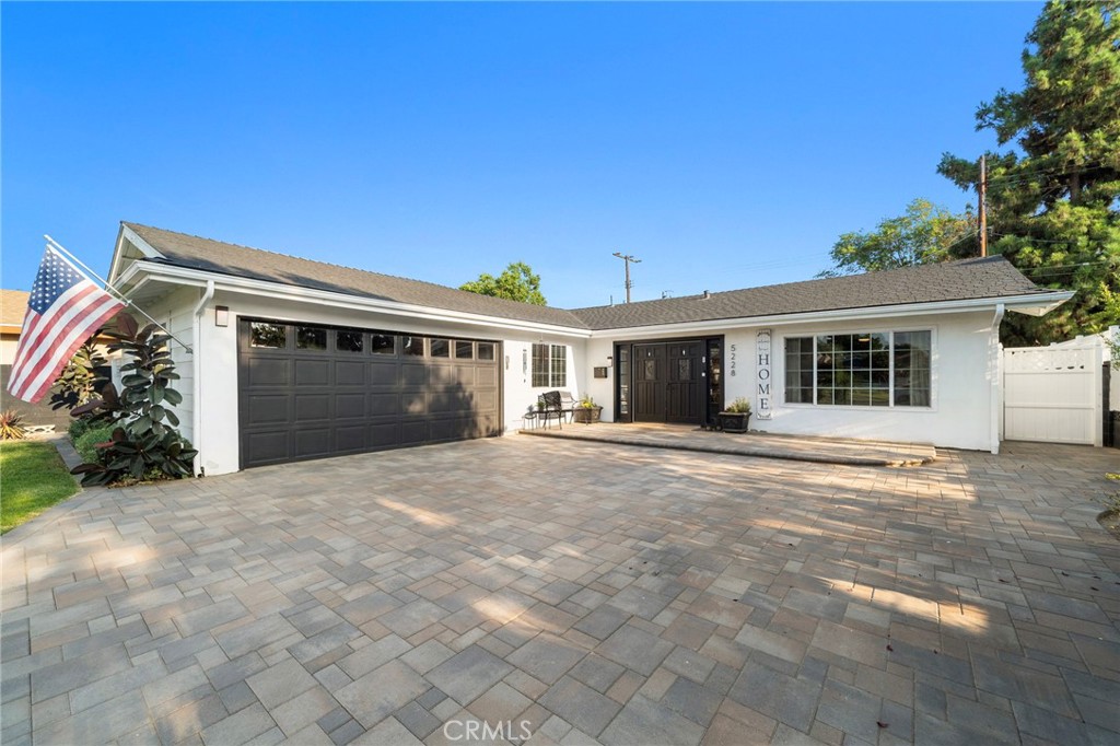 5228 E Minuet Lane