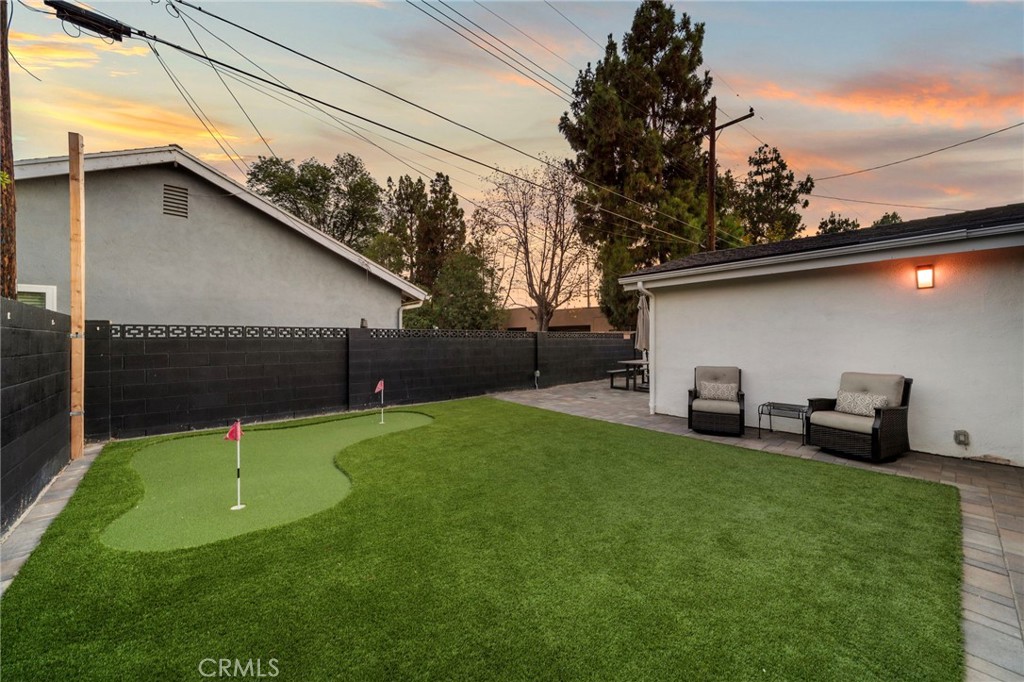 5228 E Minuet Lane