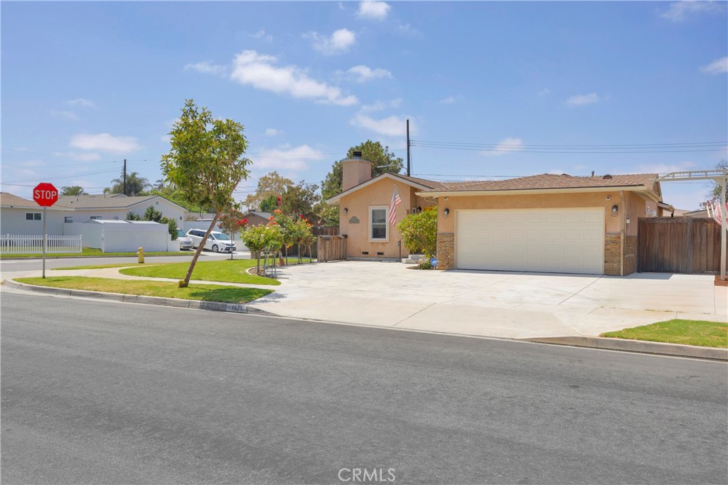 1521 S Dallas Drive