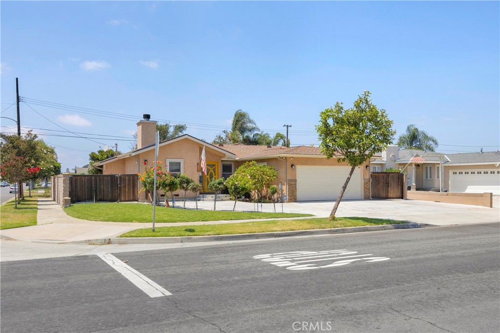 1521 S Dallas Drive