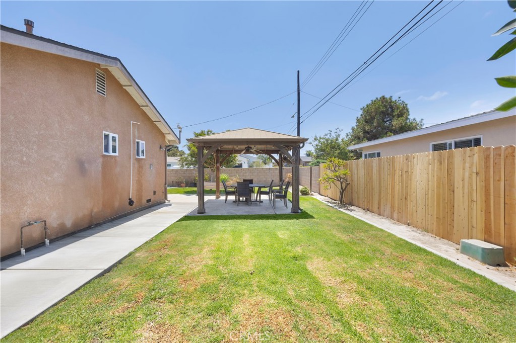 1521 S Dallas Drive