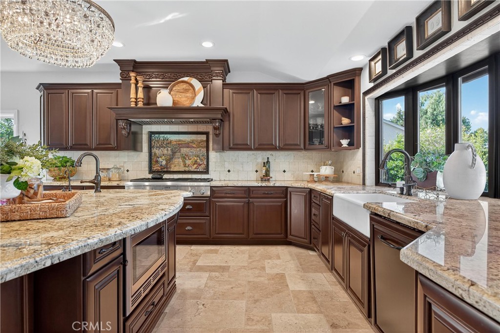 5505 Calle Vista Linda