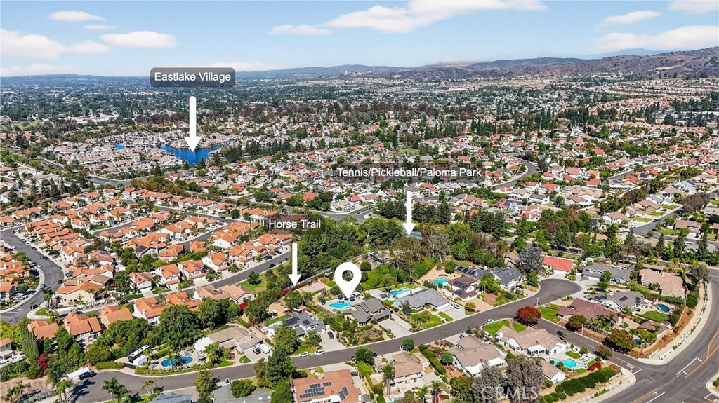 5505 Calle Vista Linda