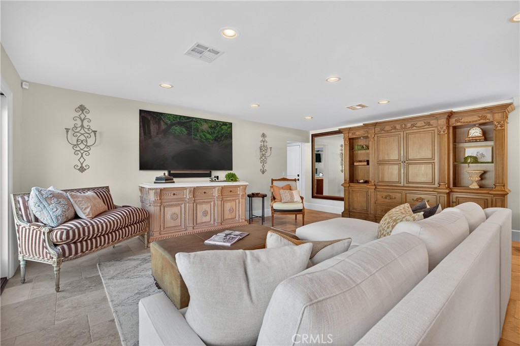 5505 Calle Vista Linda