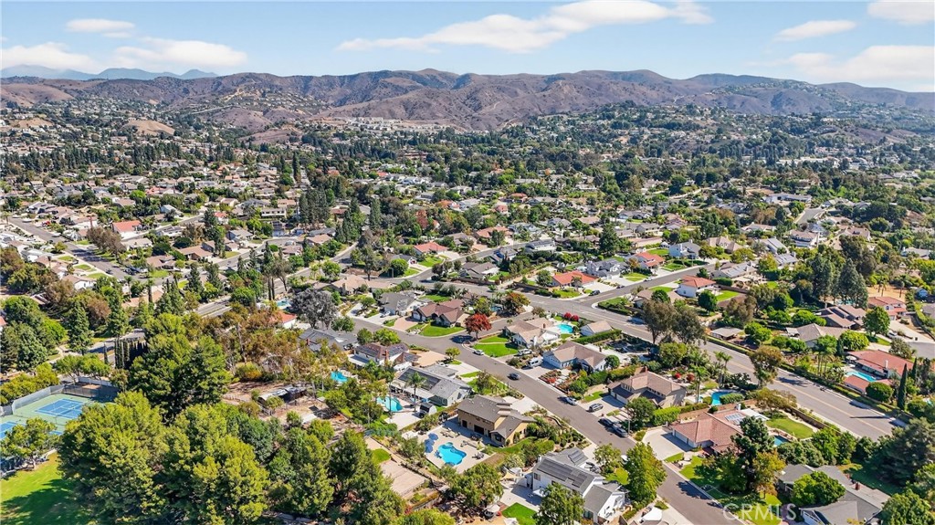 5505 Calle Vista Linda