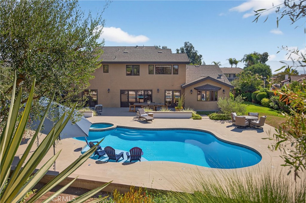 5505 Calle Vista Linda