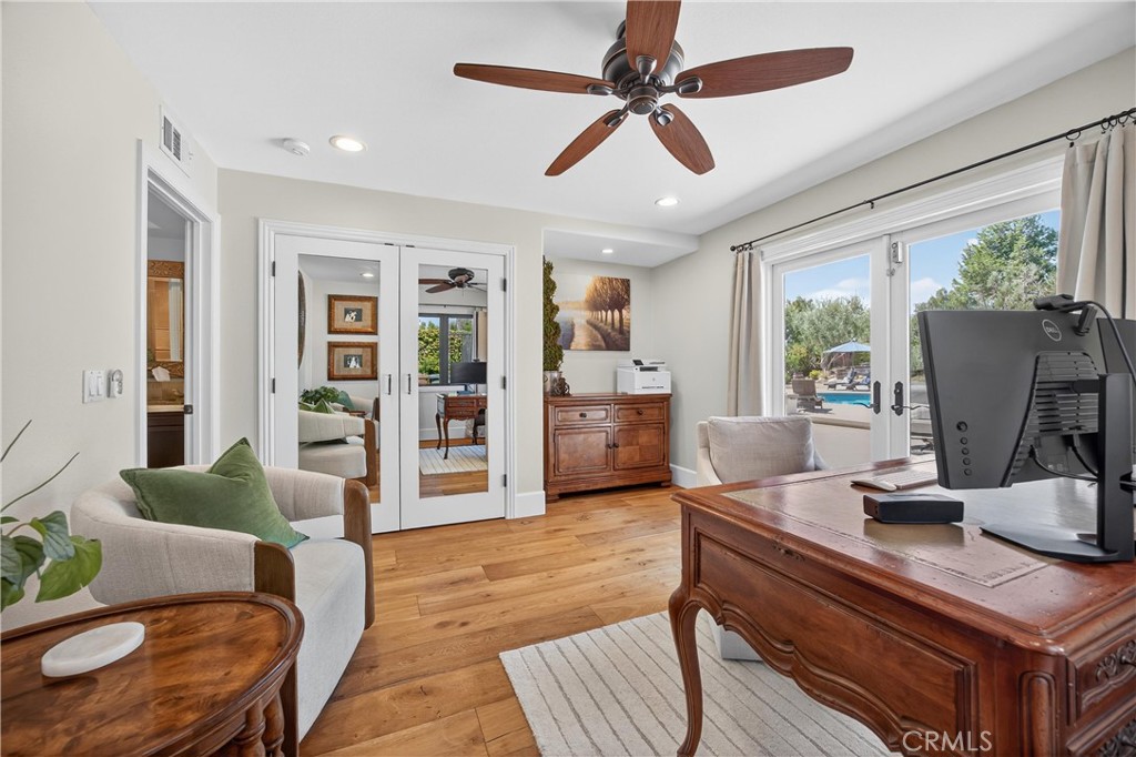 5505 Calle Vista Linda