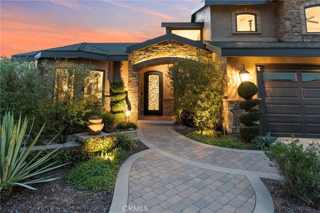 5505 Calle Vista Linda