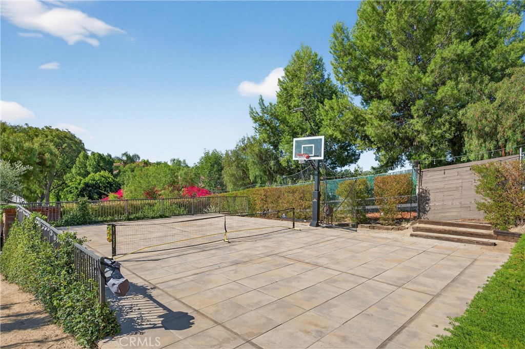 5505 Calle Vista Linda