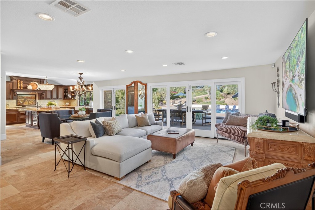 5505 Calle Vista Linda