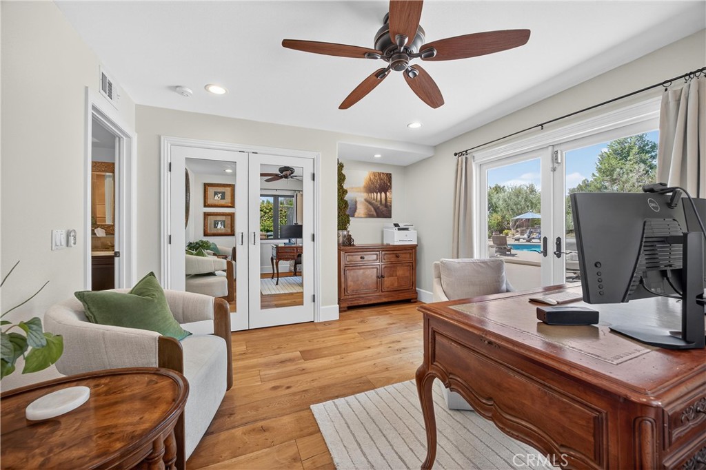 5505 Calle Vista Linda